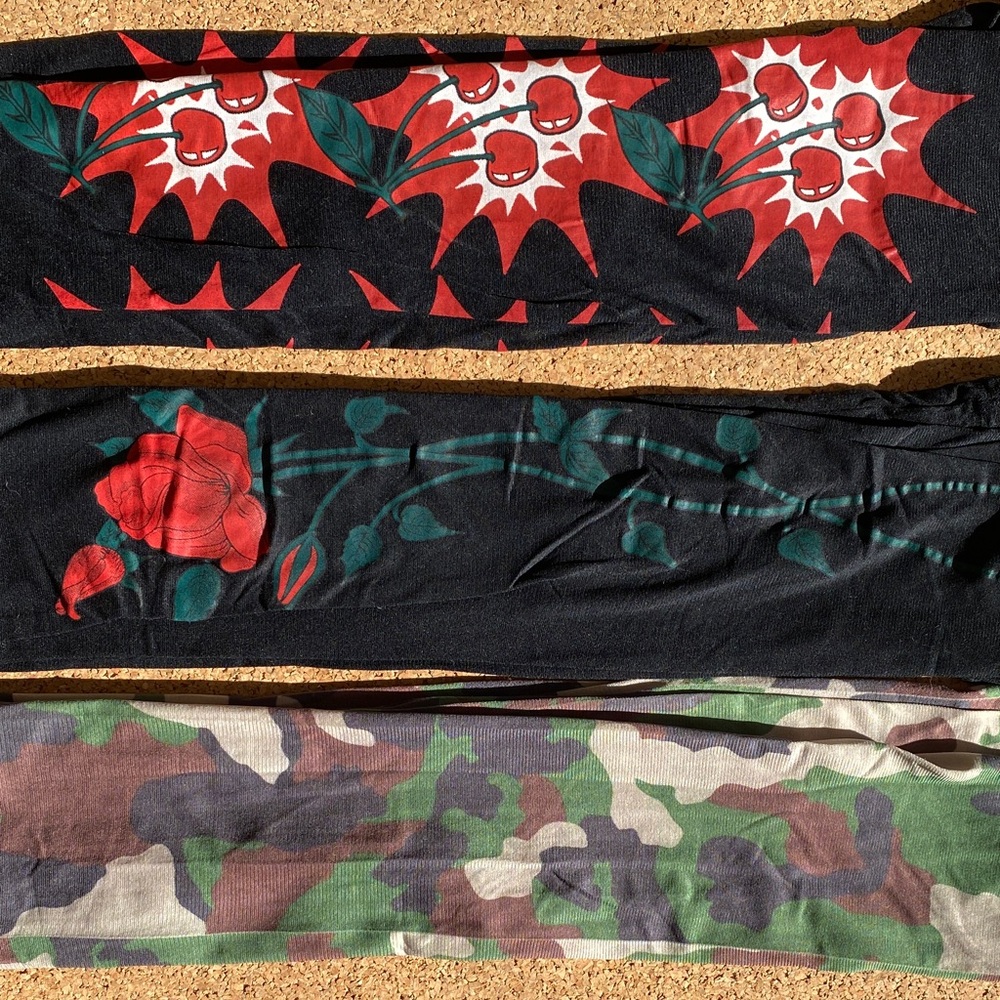 *NWOT*3 PAIRS STOCKINGS🌹🍒💚